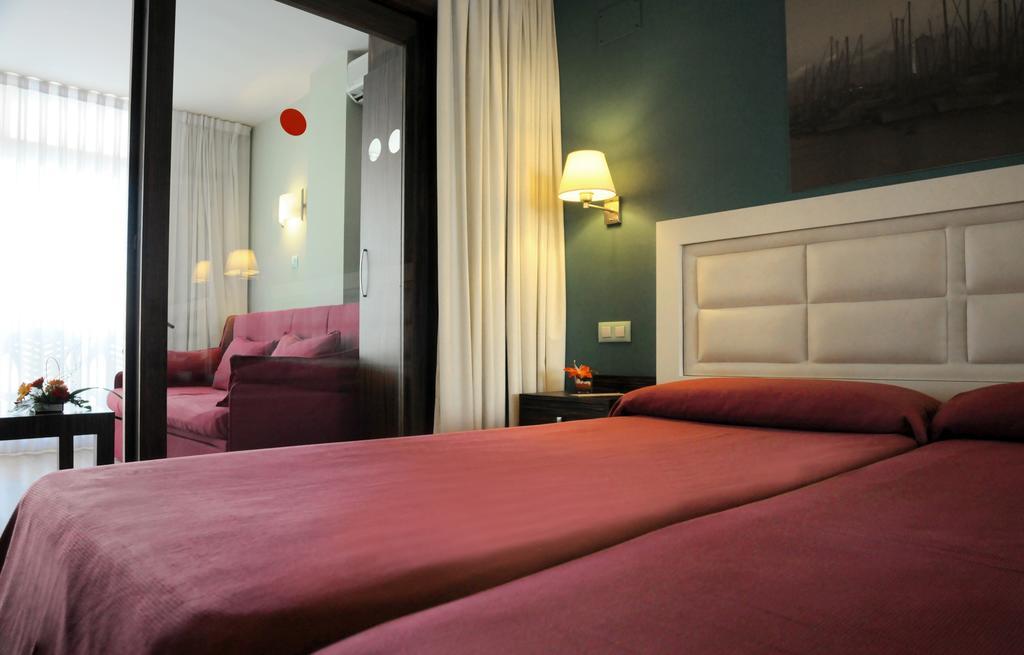 Evenia Olympic Palace 4*